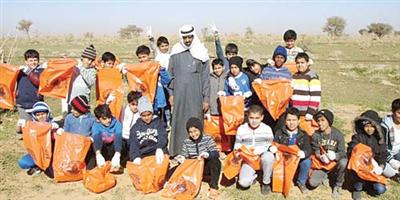 مدرسة أحمد بن حنبل بالزلفي تنفذ حملة بيئية 