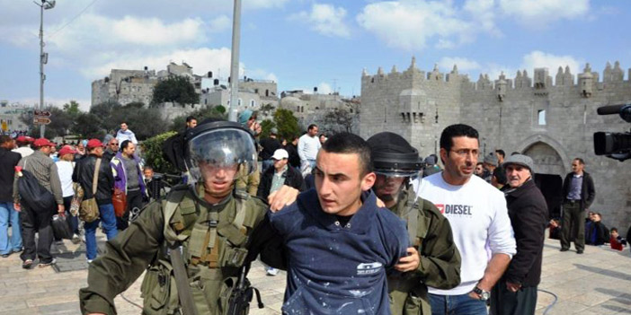  قوات الاحتلال تعتقل شباناً فلسطينيين في الخليل