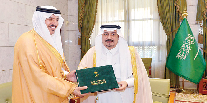 الأمير فيصل بن بندر تسلم التقرير السنوي لإدارة مكافحة المخدرات بالرياض 