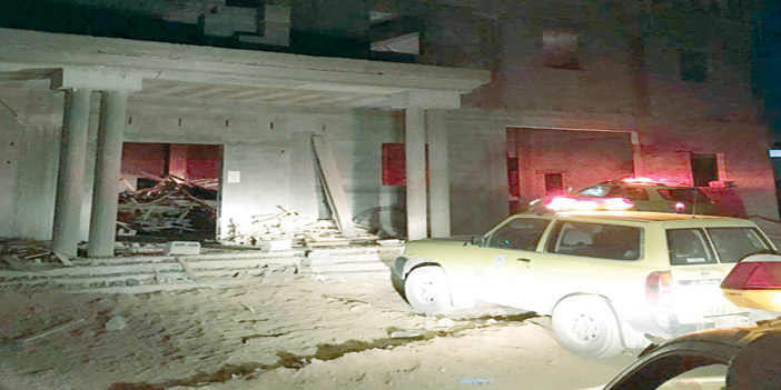 إصابة 6 عمال إثر انهيار سطح مسجد ونشوب حريق في تبوك 