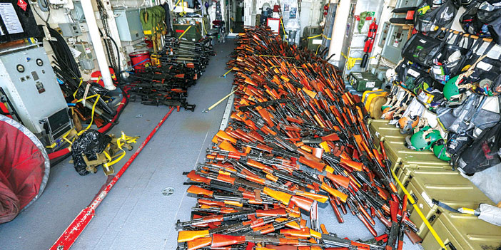  مجموعة من الأسلحة المصادرة من قِبل البحرية الأمريكية