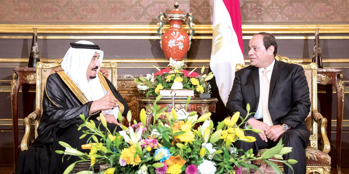 الرئيس المصري يقيم حفل عشاء احتفاء بخادم الحرمين الشريفين 