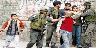 قوات الاحتلال الإسرائيلي تعتقل فلسطينيين بينهم أطفال 