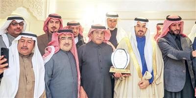 الأمير مشعل بن محمد آل سعود يشرّف اثنينية الذييب 