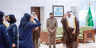 نائب أمير منطقة الرياض يكرم المتميزين في اليوم العالمي للدفاع المدني 
