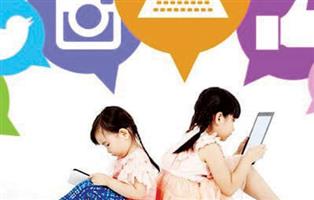 مواقع التواصل الاجتماعي تؤثر على عقيدة الطفل بنشرها للأفكار الفاسدة وتشويه عالم الطفولة الجميل 