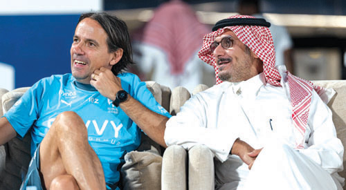 نواف بن سعد وانزاغي يدرسان احتياجات الفريق