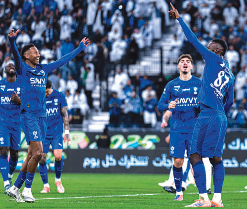  الهلال يقترب من انتزاع الصدارة