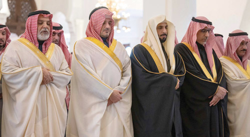  سموه يؤدي الصلاة على الفريق القحطاني