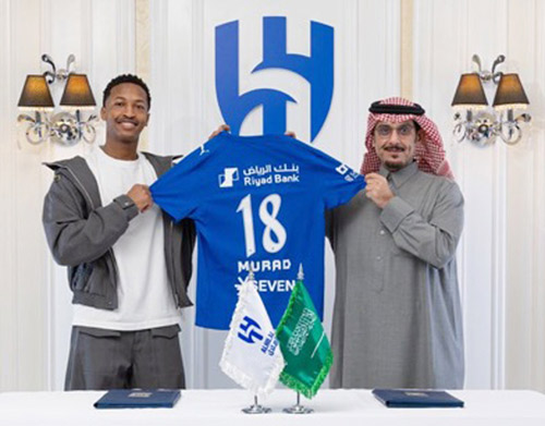  الأمير نواف وهوساوي يحملان القميص رقم 18