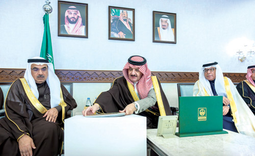  أمير المنطقة الشرقية خلال تدشين مبادرة «وسام السيف الوطني»