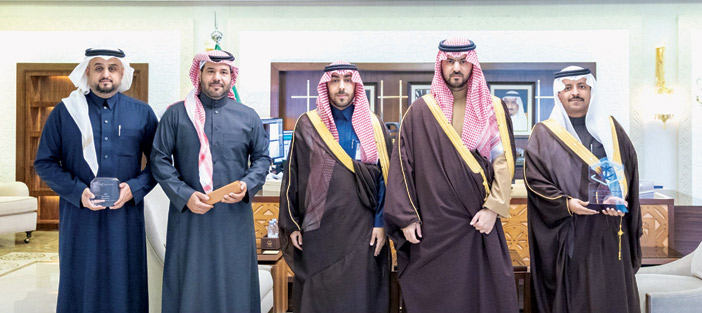 نائب أمير الشرقية مستقبلا الرئيس التنفيذي ومنسوبي هيئة تطوير المنطقة