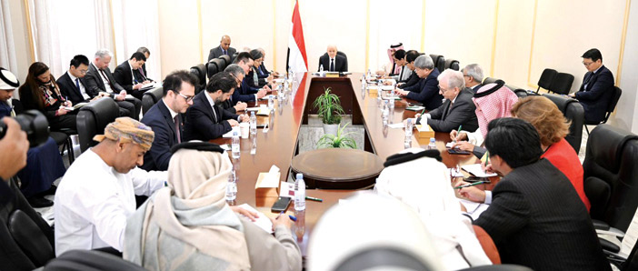 ‏الرئيس العليمي أثناء اجتماعه مع سفراء الدول الراعية للعملية السياسية في اليمن