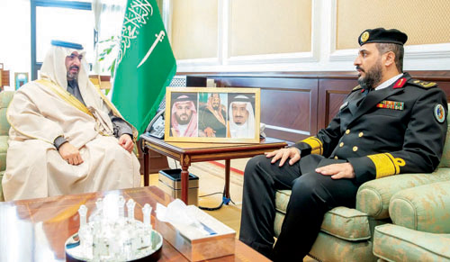 نائب أمير تبوك يستقبل قائد حرس الحدود بالمنطقة 