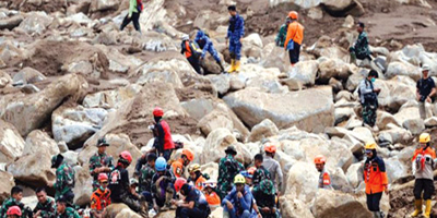 ارتفاع عدد قتلى انهيار أرضي في إندونيسيا إلى 49  