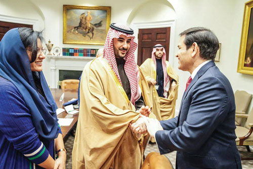 وزير الدفاع خلال لقائه وزير الخارجية الأمريكي