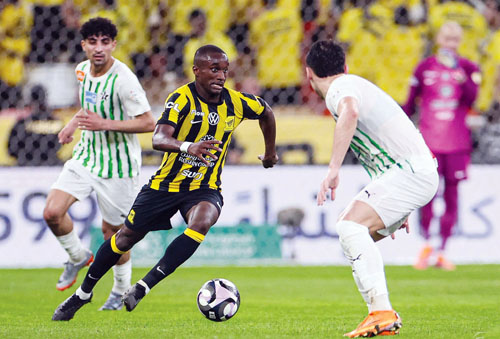 في اليوم الأول من الجولة الـ«20» بالدوري.. 