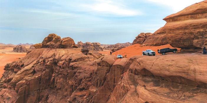 توافد ملحوظ على «مطل حسمى» بتبوك 