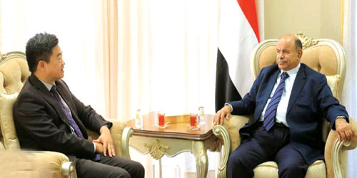  ‏الخنبشي يستقبل القائم بأعمال السفير الصيني