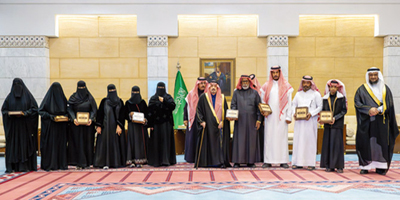 أمير منطقة الرياض يُسلِّم وثائق تملُّك الوحدات السكنية 