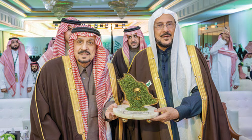 دشن جائزة الابتكار المؤسسي وهاكاثون الابتكارات الدعوية 