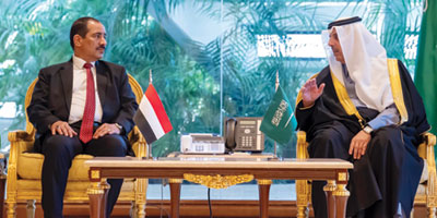 ابن عياف يناقش مع وزير الداخلية اليمني تعزيز التعاون الأمني 