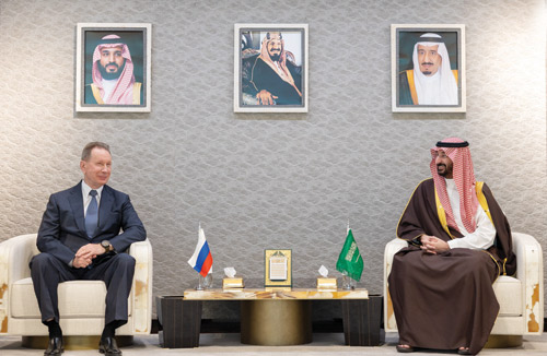الأمير عبدالله بن بندر يستقبل رئيس هيئة الحرس الوطني الروسية