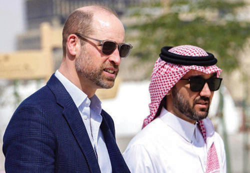 وزير الرياضة يستقبل ولي عهد بريطانيا ويصطحبه في جولة على مشروع المسار الرياضي 