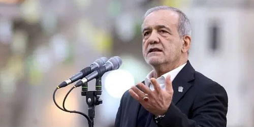 الرئيس الإيراني: دول المنطقة تستطيع حل مشاكلها بالسلام دون تدخلات 