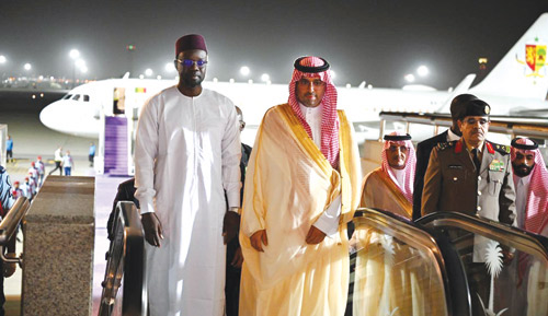 رئيس وزراء السنغال يصل إلى جدة 