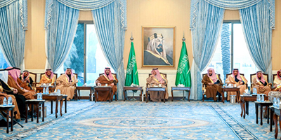 أمير منطقة تبوك يستقبل المهنئين بشهر رمضان 