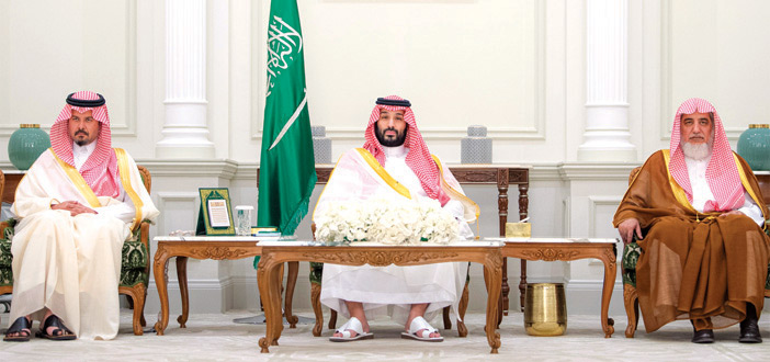 ولي العهد يلتقي العلماء وجمعًا من المواطنين في المدينة المنورة 