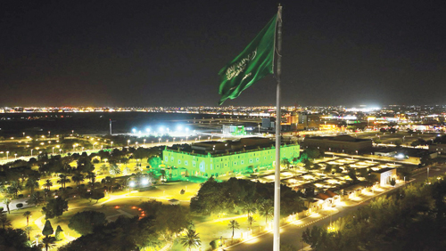 مبنى إمارة تبوك يتزين بشعار يوم التأسيس 