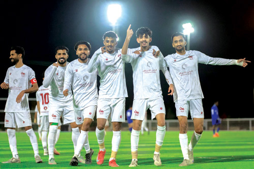  فرحة الصعود لفريق القوارة