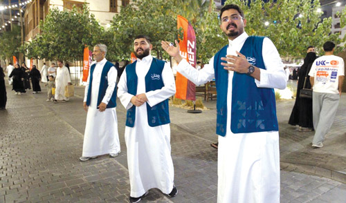 «جدة التاريخية» تستقبل زوارها بالأهازيج وحفاوة التراث 