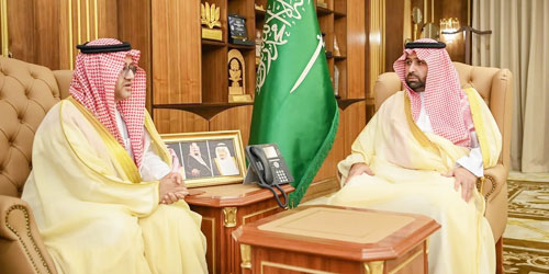 أمير منطقة جازان يستقبل مدير فرع وزارة التجارة 