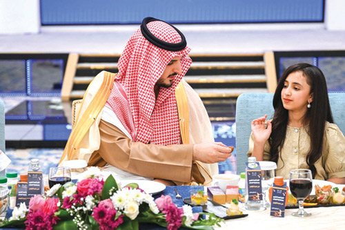 من المشاركة