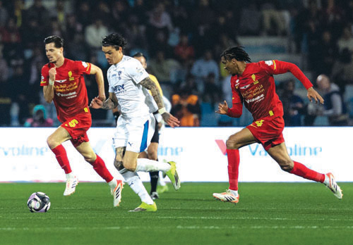 الهلال والقادسية.. الأكثر جلباً للحكام الأجانب