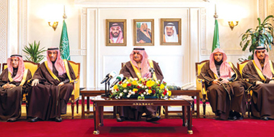 أمير منطقة تبوك يسلّم وثائق تملّك الوحدات السكنية 