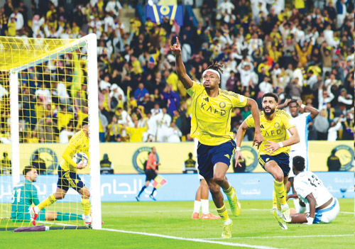  سيماكان من أفضل نجوم الدفاع