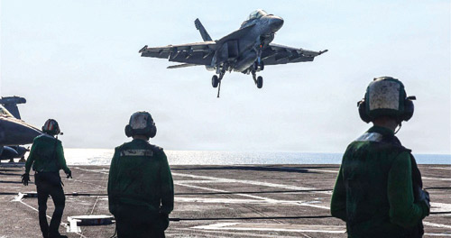 أكد أن أسطول البحرية الإيراني أصبح خارج المعركة 