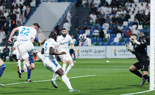  الهلال عاد للوصافة بعد تجاوز الفتح