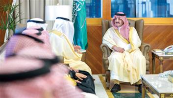 أمير المنطقة الشرقية يستقبل أعضاء الجمعية الخيرية لتحفيظ القرآن الكريم بالمنطقة 