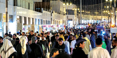 ازدحام في الأسواق على شراء مستلزمات العيد 