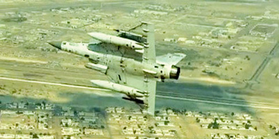 الدفاعات الجوية الإماراتية تتعامل مع 10 صواريخ و45 مسيرة 