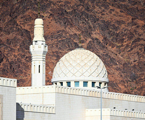 مسجد سيد الشهداء بالمدينة المنورة.. مَعلمٌ بارز في ميدان أحد 