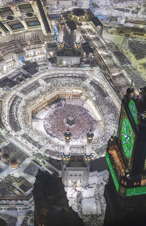 «حنا خدام الحرم» 