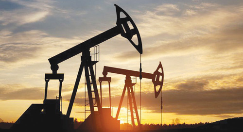 النفط يقفز إلى 119 دولارا بعد استهداف منشآت طاقة في المنطقة 