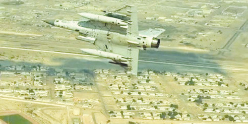 الدفاعات الإماراتية تتعامل مع 4 صواريخ باليستية و25 مسيّرة 