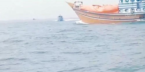 اليمن: ضبط سفينة تهريب في باب المندب قادمة من إيران 